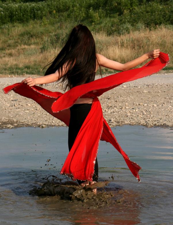 Free stock image of Girl in the Water created by Pixabay