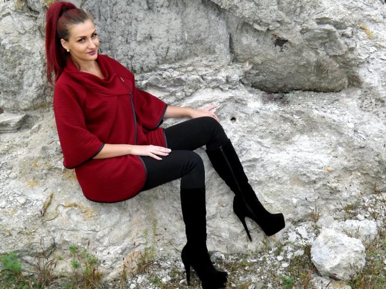Free stock image of Beauty in Red created by Pixabay