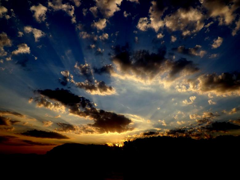 Free stock image of Sunset created by Pixabay
