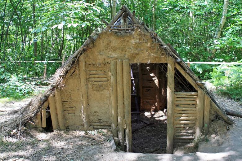Free stock image of Hut created by Pixabay