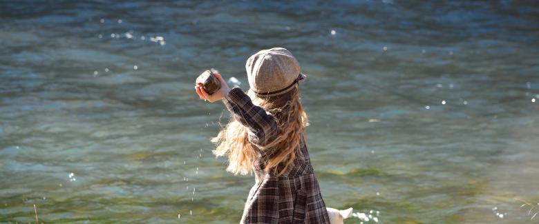 Free stock image of Throwing the Stone created by Pixabay