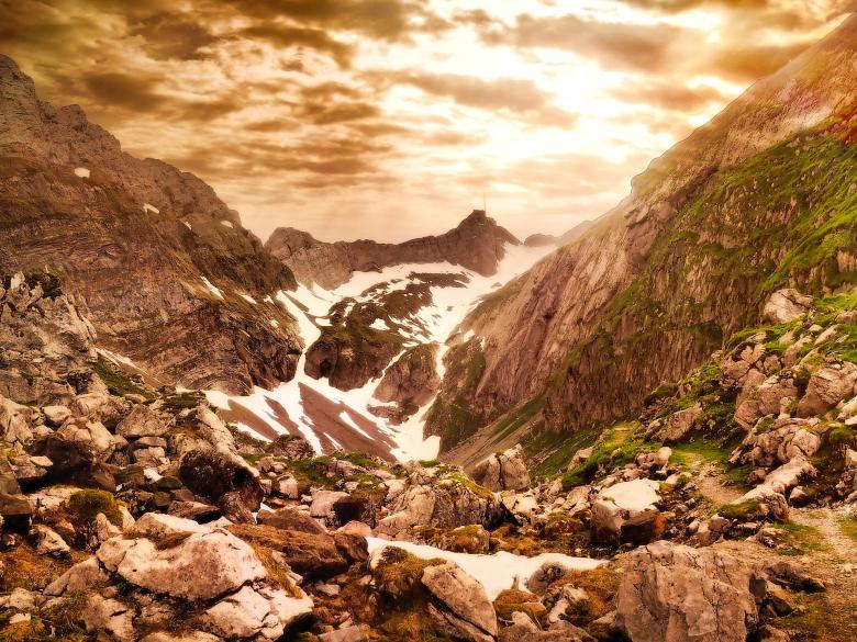 Free stock image of Mountain created by Pixabay