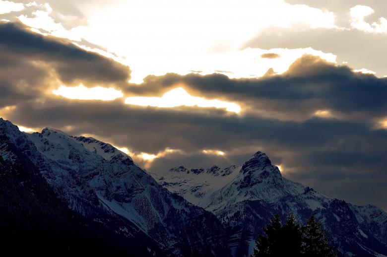 Free stock image of Mountain created by Pixabay