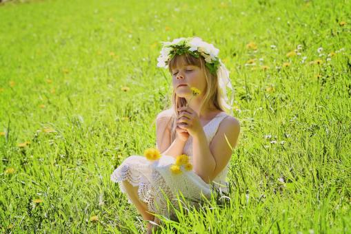 Free Stock Photo of Girl in the Field