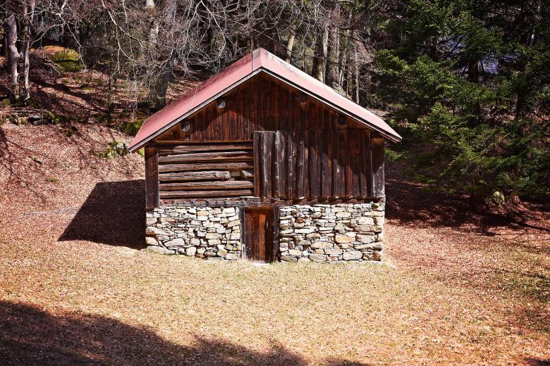 Free stock image of Hut created by Pixabay