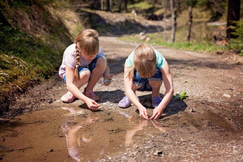 Free stock image of Siblings created by Pixabay