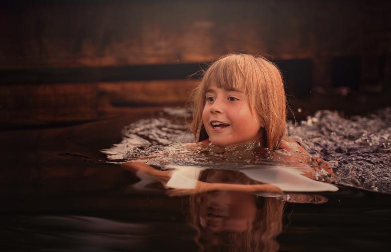 Free stock image of Swimming Blonde created by Pixabay