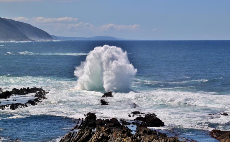 Free stock image of Wavy created by Pixabay