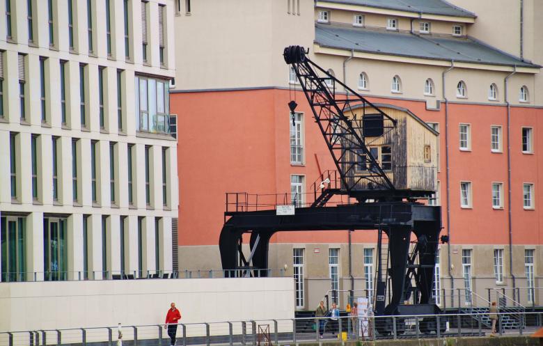 Free stock image of Crane created by Pixabay