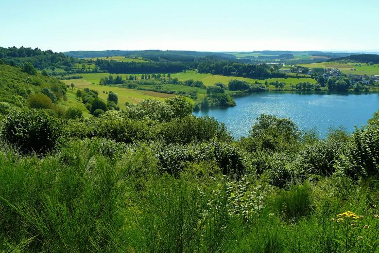 Free stock image of Lake created by Pixabay