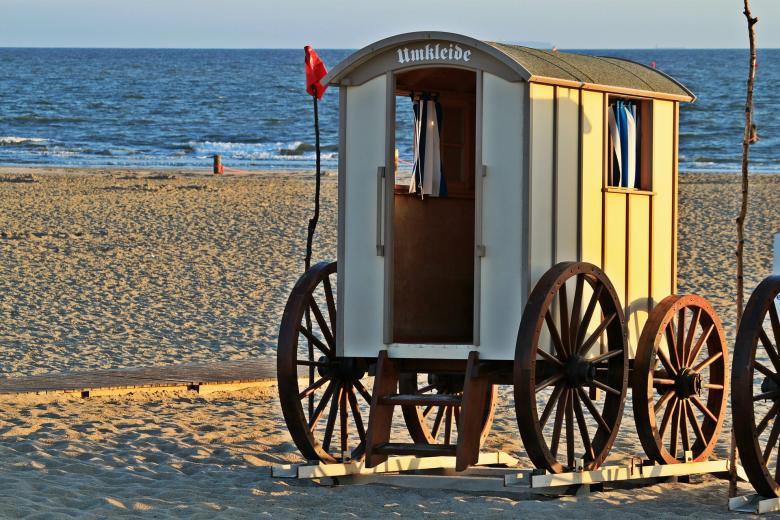 Free stock image of Cart on the Beach created by Pixabay