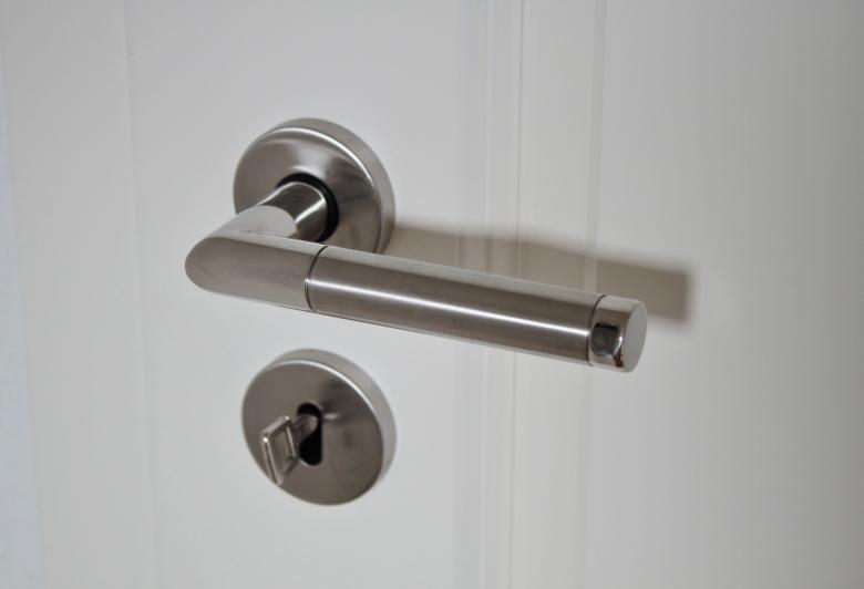 Free stock image of Door Handle created by Pixabay
