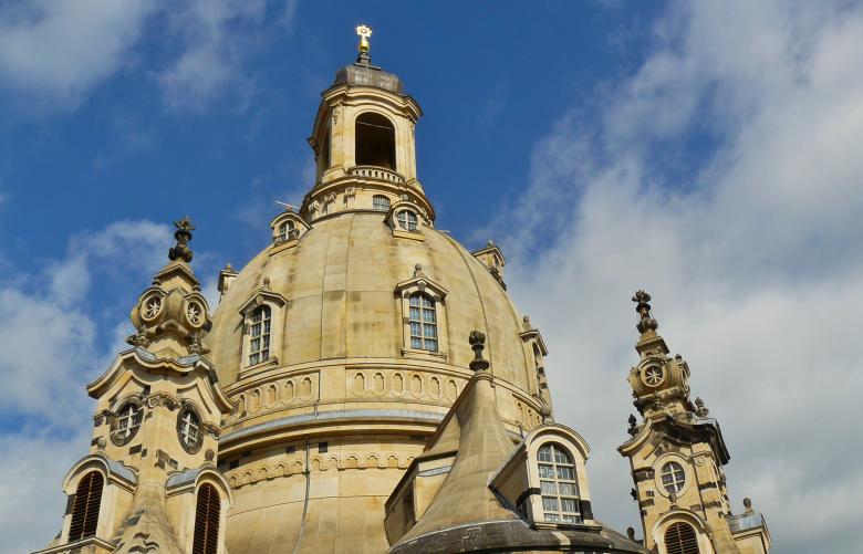 Free stock image of Building in Dresden created by Pixabay