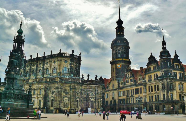 Free stock image of Dresden created by Pixabay