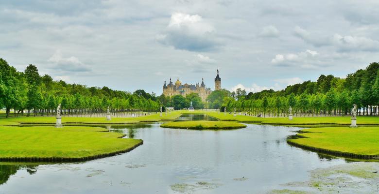 Free stock image of Schwerin Castle and Landscape created by Pixabay