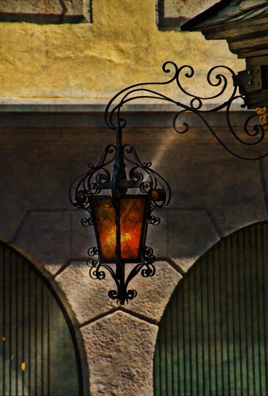 Free stock image of Lantern created by Pixabay