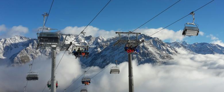 Free stock image of Chairlifts of Alpine created by Pixabay