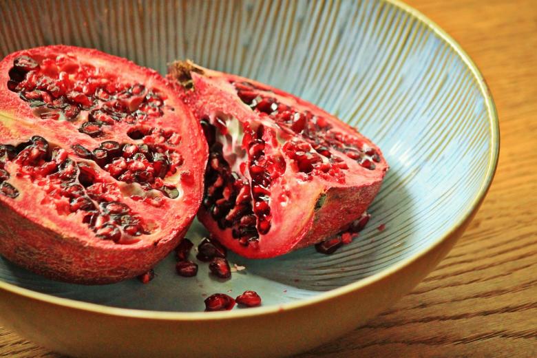 Free stock image of Pomegranate created by Pixabay