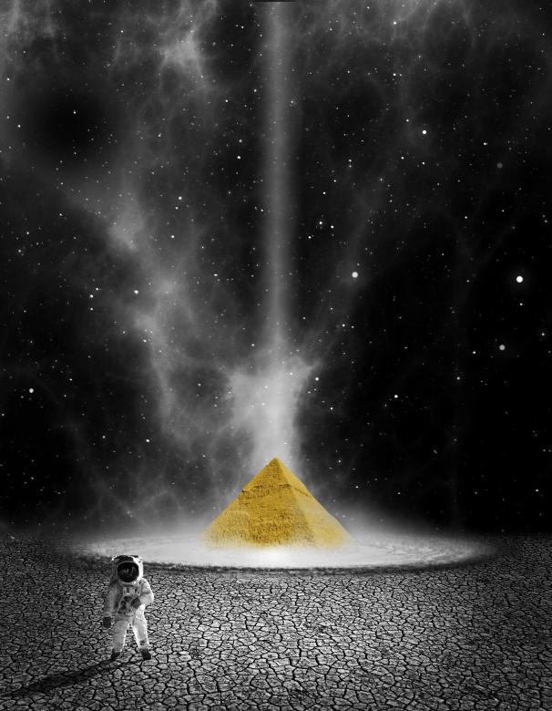 Free stock image of Astronaut with the Pyramid created by Pixabay