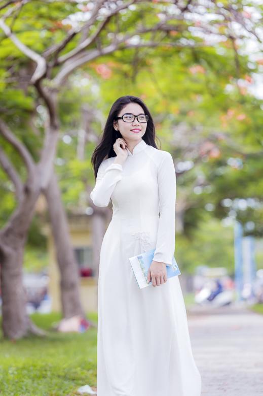 Free stock image of Asian Girl with Glasses created by Bùi Tuân Anh