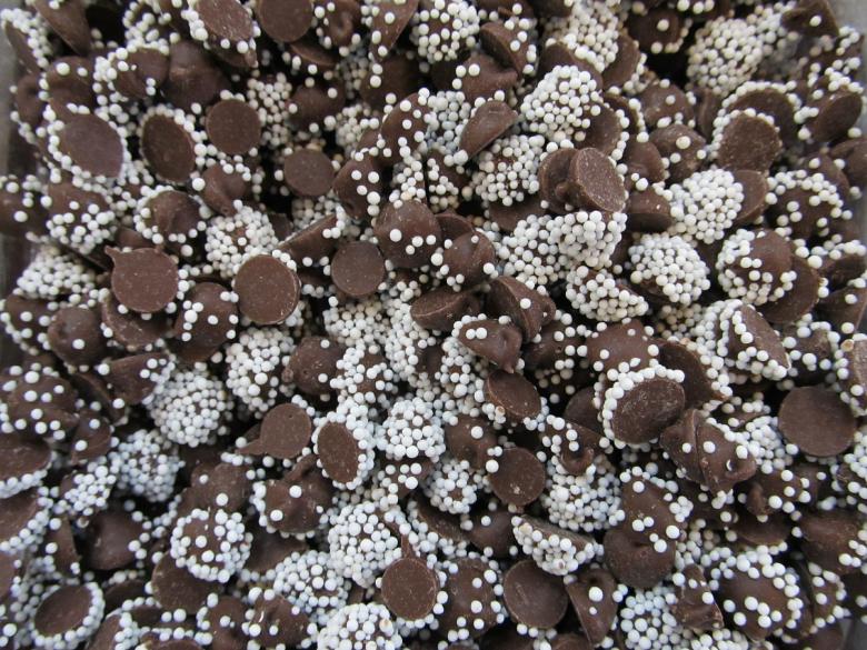 Free stock image of Chocolate Chips created by Pixabay