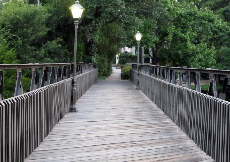 Free stock image of Foot Bridge created by Pixabay