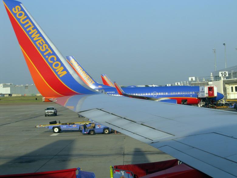 Free stock image of Planes in the Airport created by Pixabay
