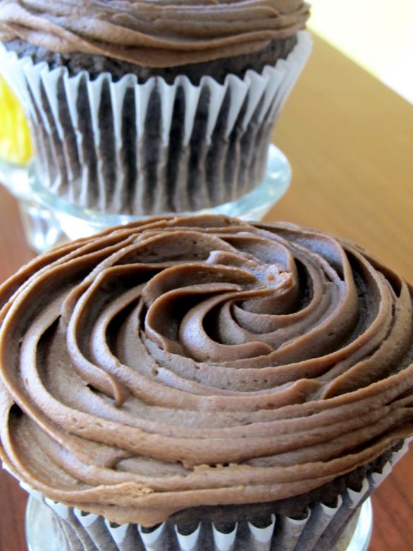 Free stock image of Chocolate Cupcakes created by Pixabay