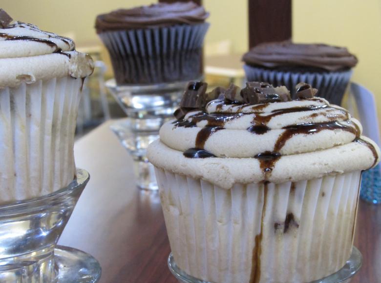 Free stock image of Sweet Cupcakes created by Pixabay