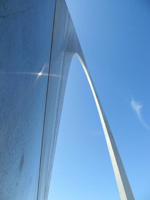 Free stock image of Gateway Arch created by Pixabay