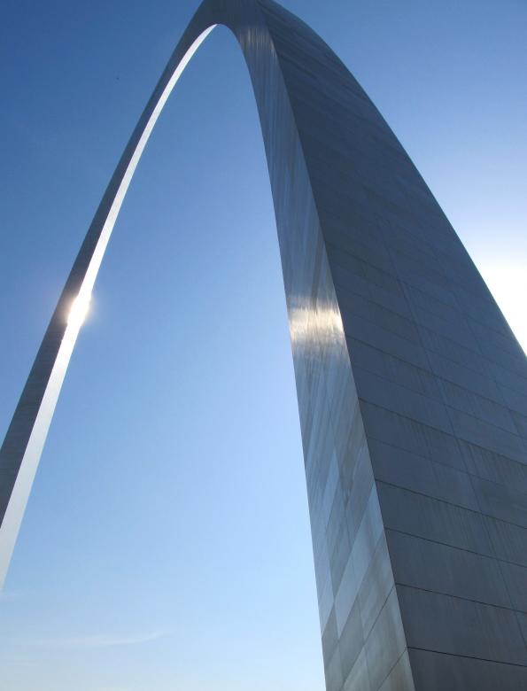 Free stock image of Gateway Arch created by Pixabay