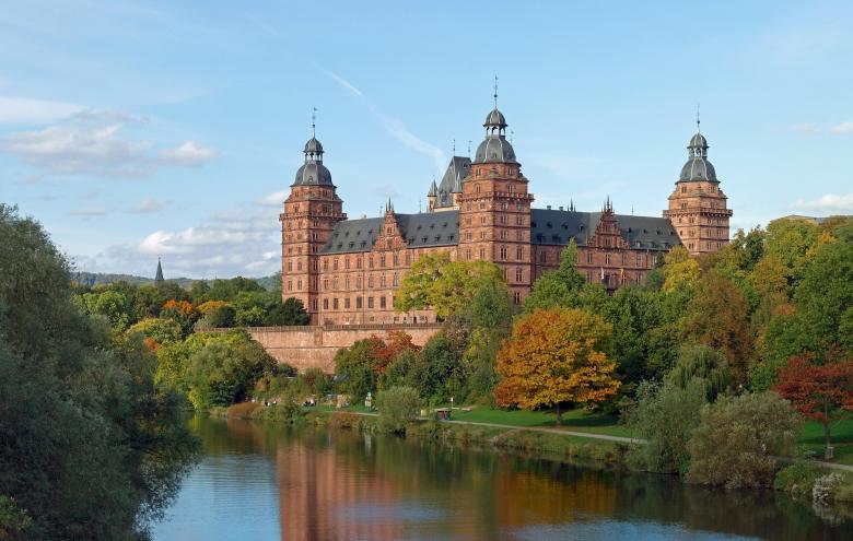 Free stock image of Schloss Johannisburg created by Pixabay