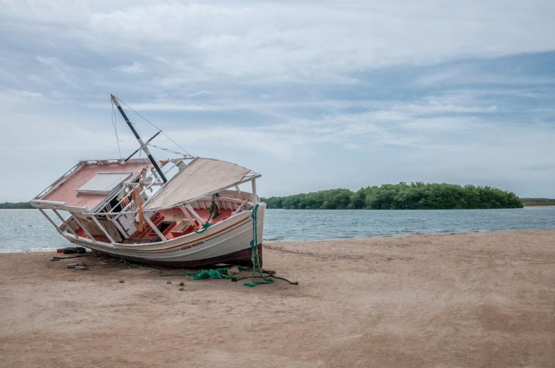 Free stock image of Fishing Boat on the Island created by Pixabay