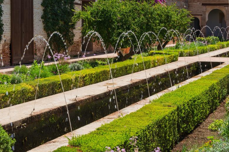 Free stock image of Water Fountain created by Pixabay