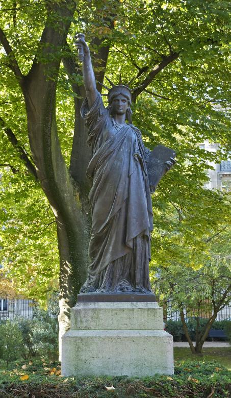 Free stock image of Statue of Liberty created by Pixabay
