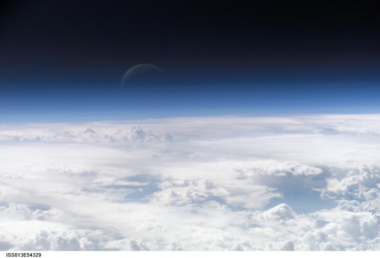 Free stock image of Crescent Moon created by Pixabay