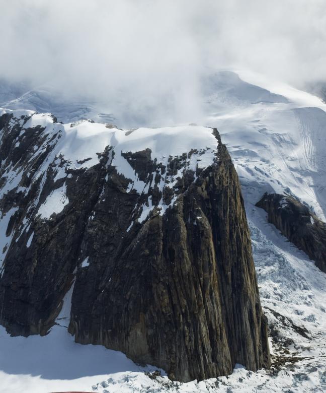 Free stock image of Frozen Mountain created by Pixabay