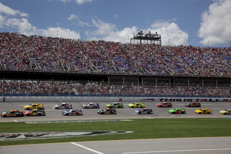 Free stock image of Nascar Racing created by Pixabay