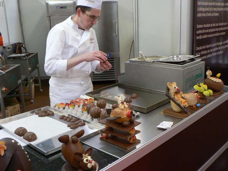 Free stock image of Chocolatier in the Factory created by Pixabay