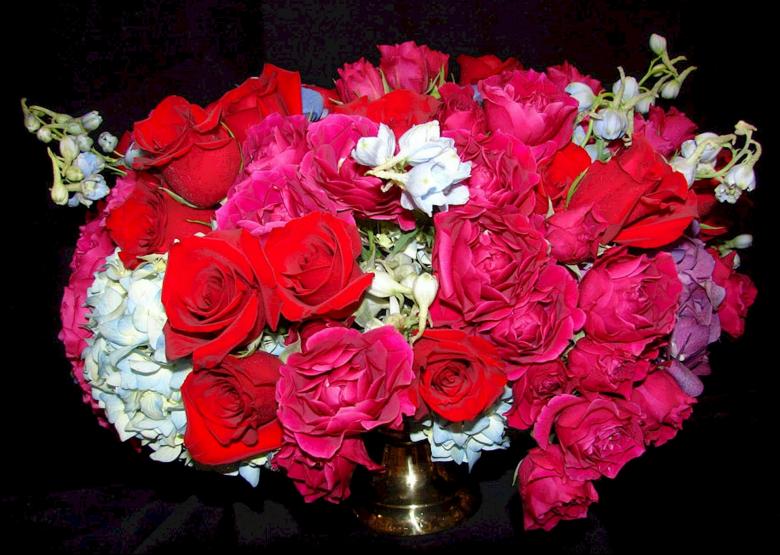Free stock image of Bunch of Roses created by Pixabay