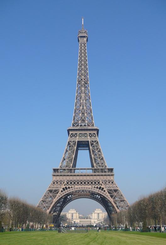 Free stock image of Eiffel Tower created by Pixabay