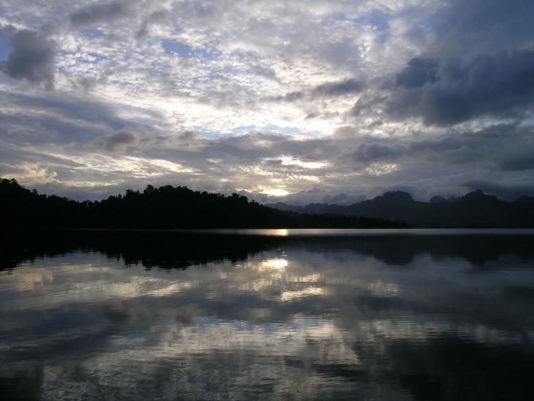 Free stock image of Dusk created by Pixabay