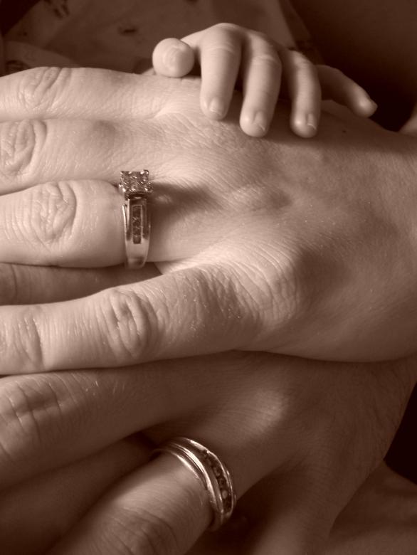 Free stock image of Hands of Mother created by Pixabay