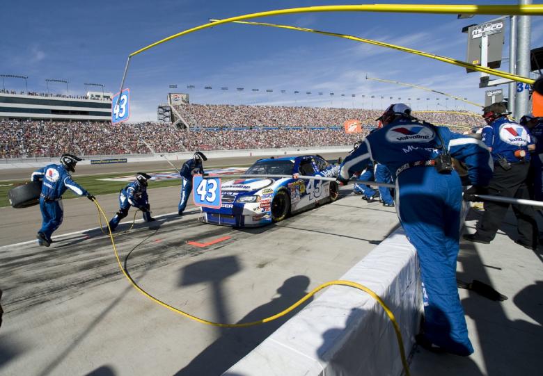 Free stock image of Pit Crew created by Pixabay
