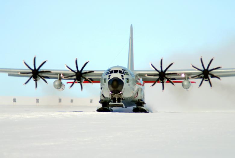 Free stock image of Ski Equipped Cargo Plane created by Pixabay
