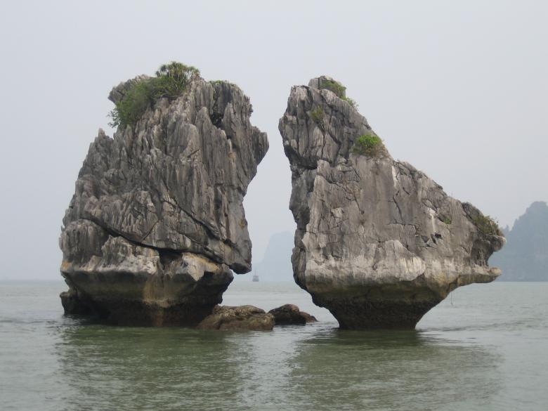 Free stock image of Kissing Rocks created by Pixabay