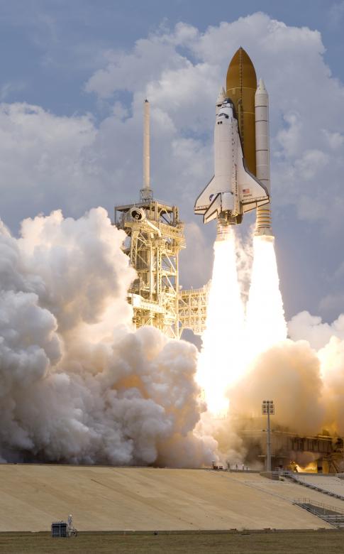 Free stock image of Space Shuttle Liftoff created by Pixabay