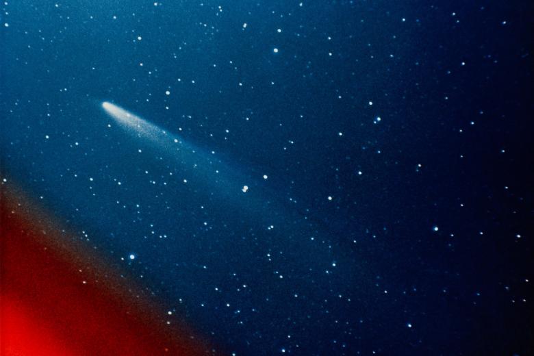 Free stock image of Comet in Space created by Pixabay