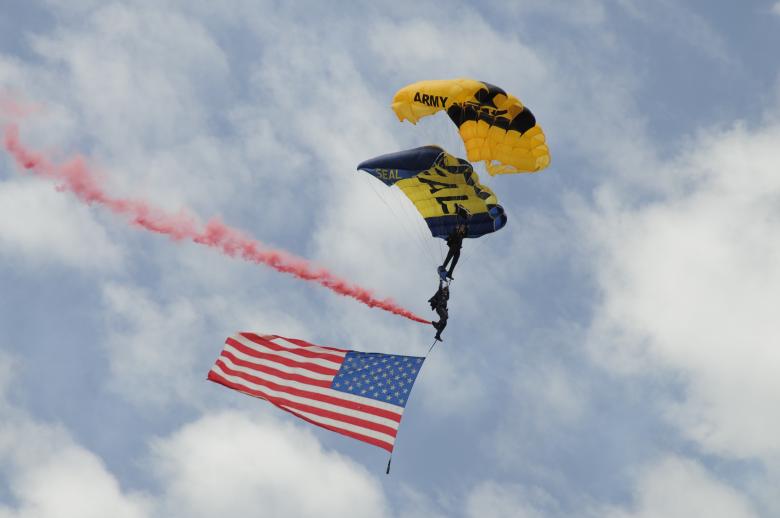 Free stock image of Parachute Jumpers created by Pixabay