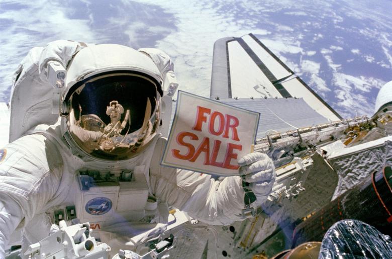 Free stock image of Astronaut in Space created by Pixabay